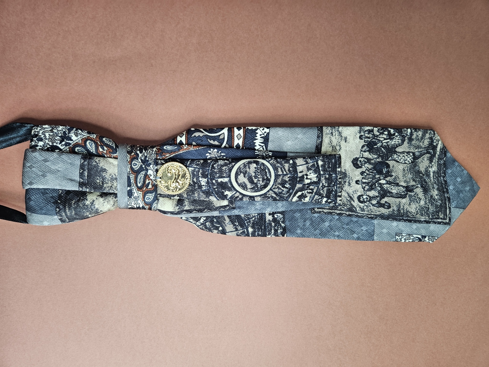 Rugby-patterned tie